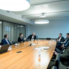Die strategischen Partner von S-GE mit Gastgeber Daniel Küng am CEO-Roundtable