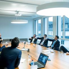 Die strategischen Partner von S-GE beim CEO-Roundtable mit Gastgeber Daniel Küng