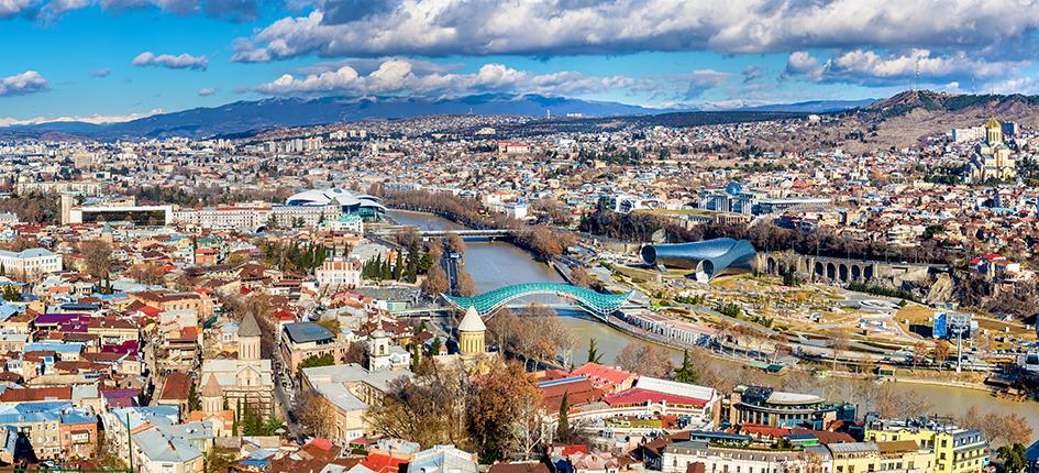 Panorama sulla capitale della Georgia Tbilisi 