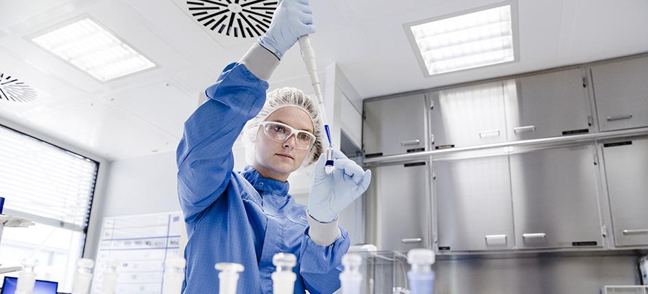Die Schweizer Biotech-Firmen haben 2023 einen rekordhohen Umsatz von 7,3 Milliarden Franken er­zielt. Bild: Roche