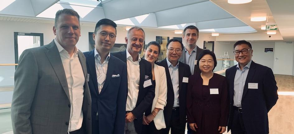 Le GGBa et la DG DERI ont soutenu CanSino Biologics dans son installation à Genève. De gauche à droite : Denis Cavin (DG DERI), Shun Zhou (GGBa), Pierre Morgon, Lidia Kebbab, Chao Shoubai, Thomas Bohn (GGBa), Helen Mao, Jean-Denis Shu