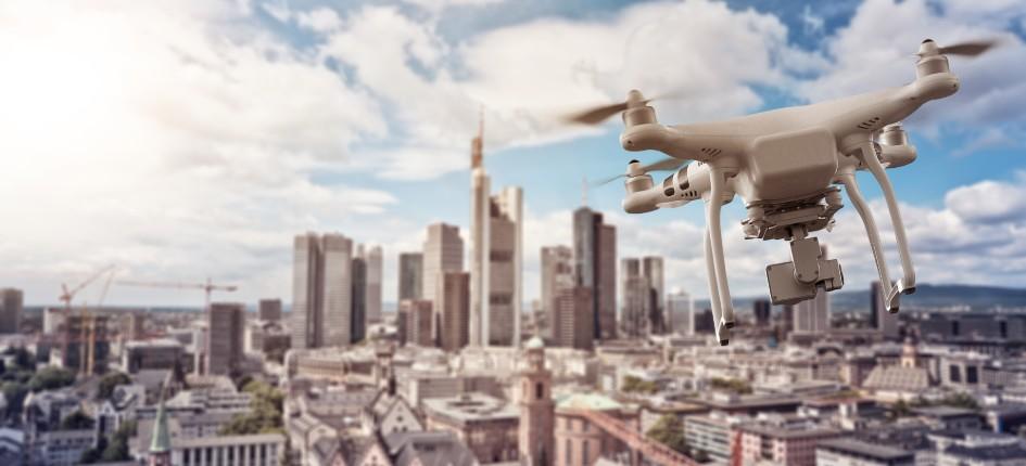 Drohne über der Frankfurter Skyline