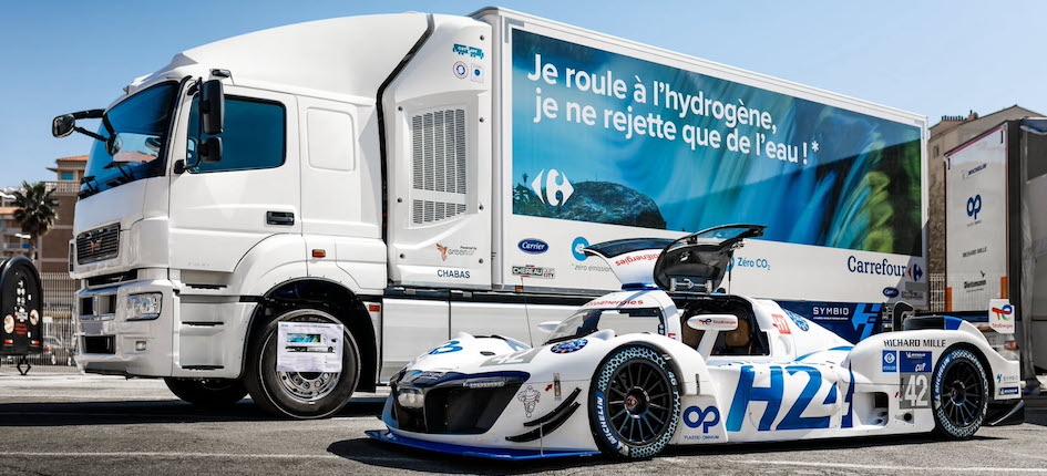 Après la voiture de course électrique hybride, GreenGT a conçu et testé un camion de 44 tonnes alimenté à l’hydrogène, qui ne rejette que de la vapeur d'eau.