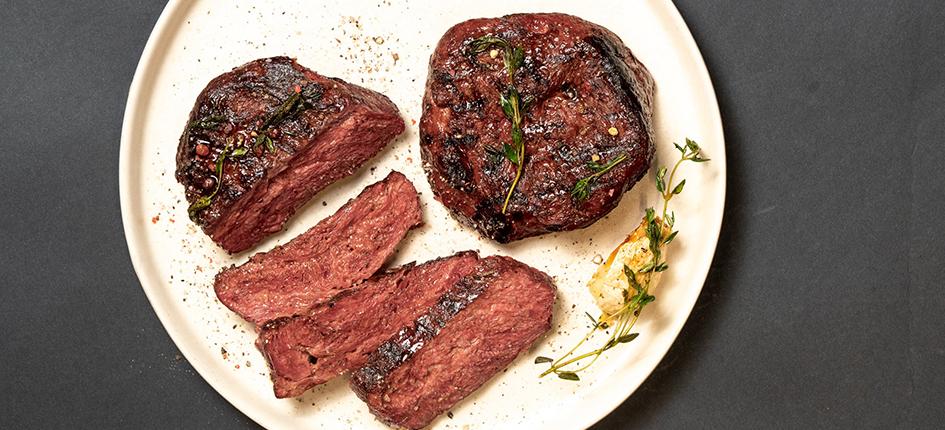 Planted bringt das erste fermentierte Steak seiner Art auf den Markt. Bild: Planted Foods AG