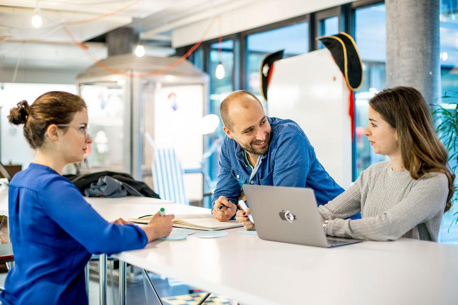 « The Pirates Hub », un espace de coworking de Swisscom servant à encourager les jeunes start-up TIC