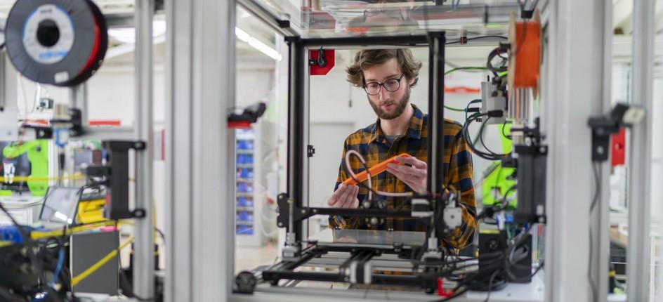 The Swiss Smart Factory is the first test and demonstration platform for Industry 4.0 in Switzerland. 