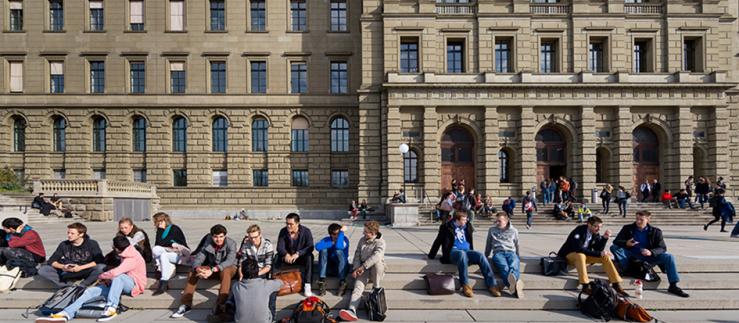 Лучшие университеты, например, Швейцарская высшая техническая школа Цюриха (ETH), укрепляют швейцарскую систему образования. Фото: ETH Цюрих, Алессандро Делла Белла