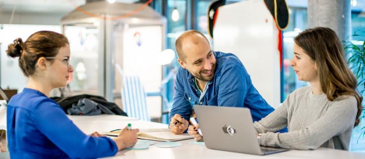 « The Pirates Hub », un espace de coworking de Swisscom servant à encourager les jeunes start-up TIC
