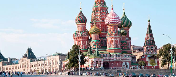 Piazza Rossa e Cattedrale di San Basilio a Mosca, in Russia