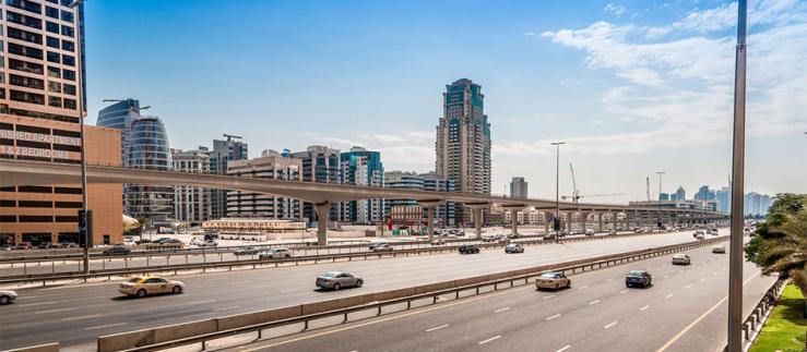 Vista di una strada di Dubai