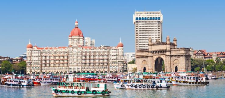 Mumbai, view of the Taj Mahal Hotel