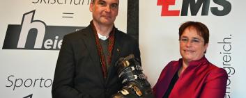 Magdalena Martullo (right) and Hans-Martin Heierling (left) present their project for the first fully recyclable ski boot. Image credit: EMS-Chemie Holding AG
