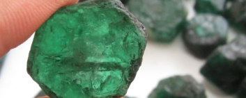 Provenance Proof enables the traceability of gemstones using a blockchain solution. 