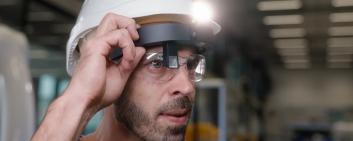 Almer Technologies a lancé ses lunettes AR d'assistance à distance destinées aux industries technologiques.