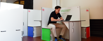Commuters at the St.Gallen train station are provided with specially equipped workstations. Image provided by Switzerland Innovation Park Ost AG