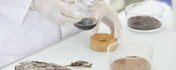 Extracting plant substances from biomass