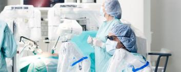 La société medtech Distalmotion a créé Dexter, un robot chirurgical combinant laparoscopie et robotique pour des soins minimalement invasifs.