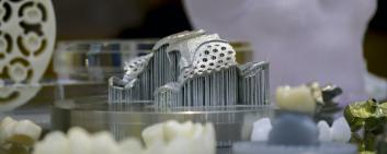 Jaw implant from the 3D printer: The new Swiss m4m Center wants to bring additive manufacturing for medical technology to Swiss industry. Image: Marina Skoropadskaya, iStockphoto