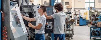 Eine Privatschule für mechanische Berufe in Lyon setzt den 3D-Drucker Sintratec S2 im Rahmen der Ausbildung ein.