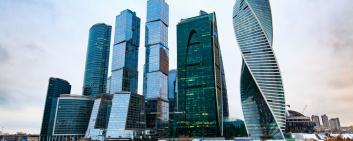 Blick auf Hochhäuser in Moskau.